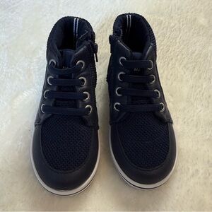 Nautica Navy Blue Kids Sneakers with Zip Closure Size 8